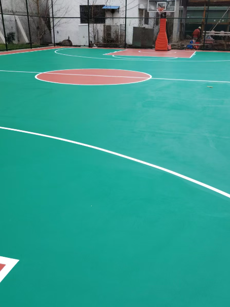 宁阳 球场长期使用易出现地面开裂